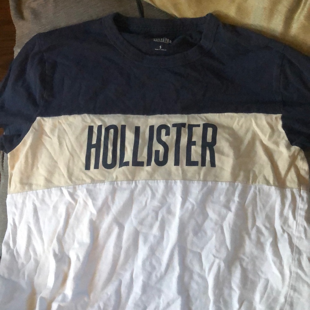 Hollister tshirt